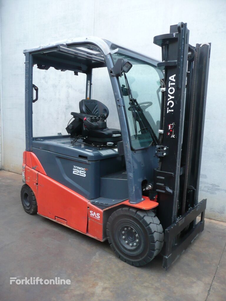 Toyota 8FBMT25 electric forklift