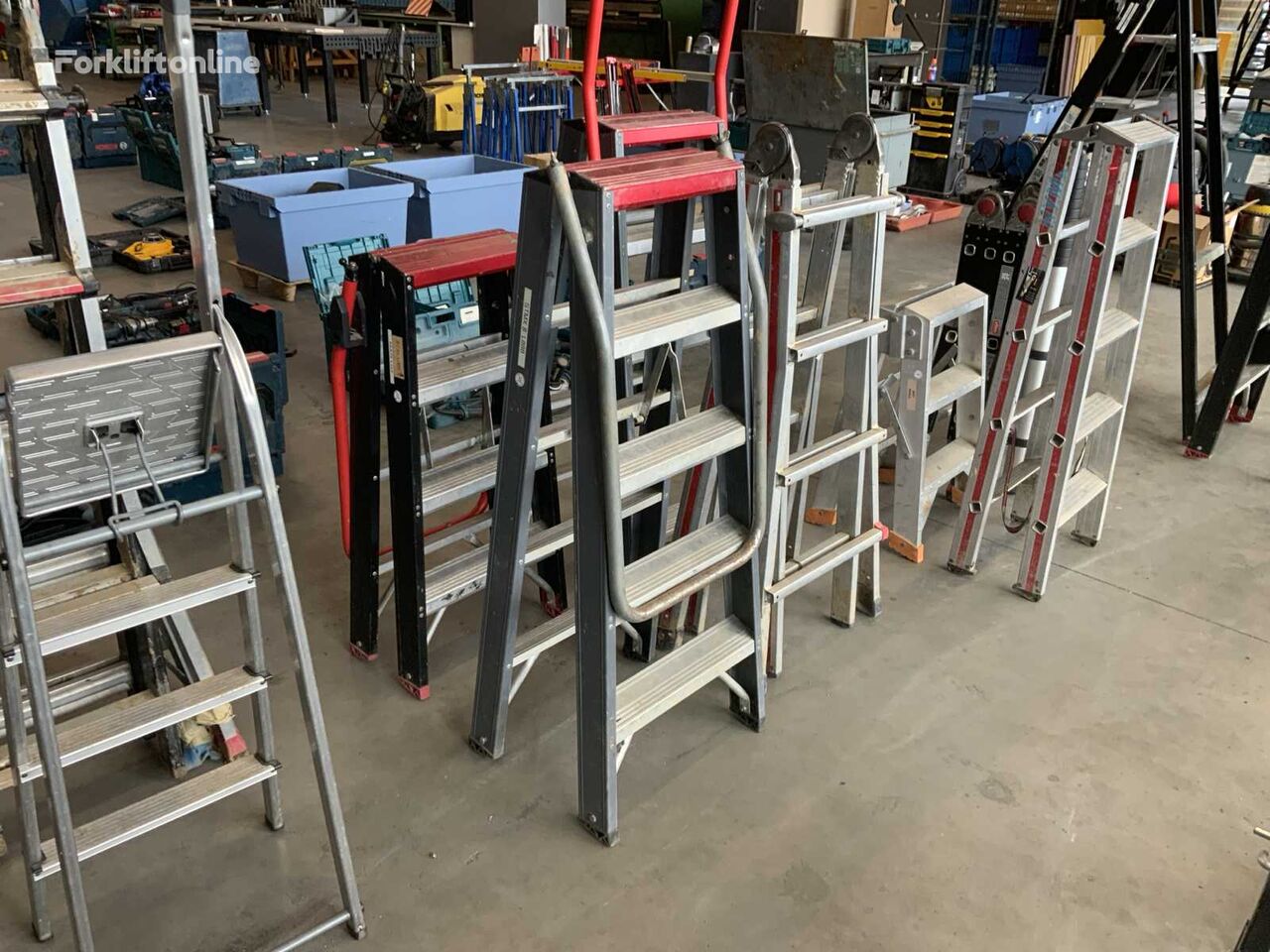 Altrex Ladder / trap (4x) warehouse ladder